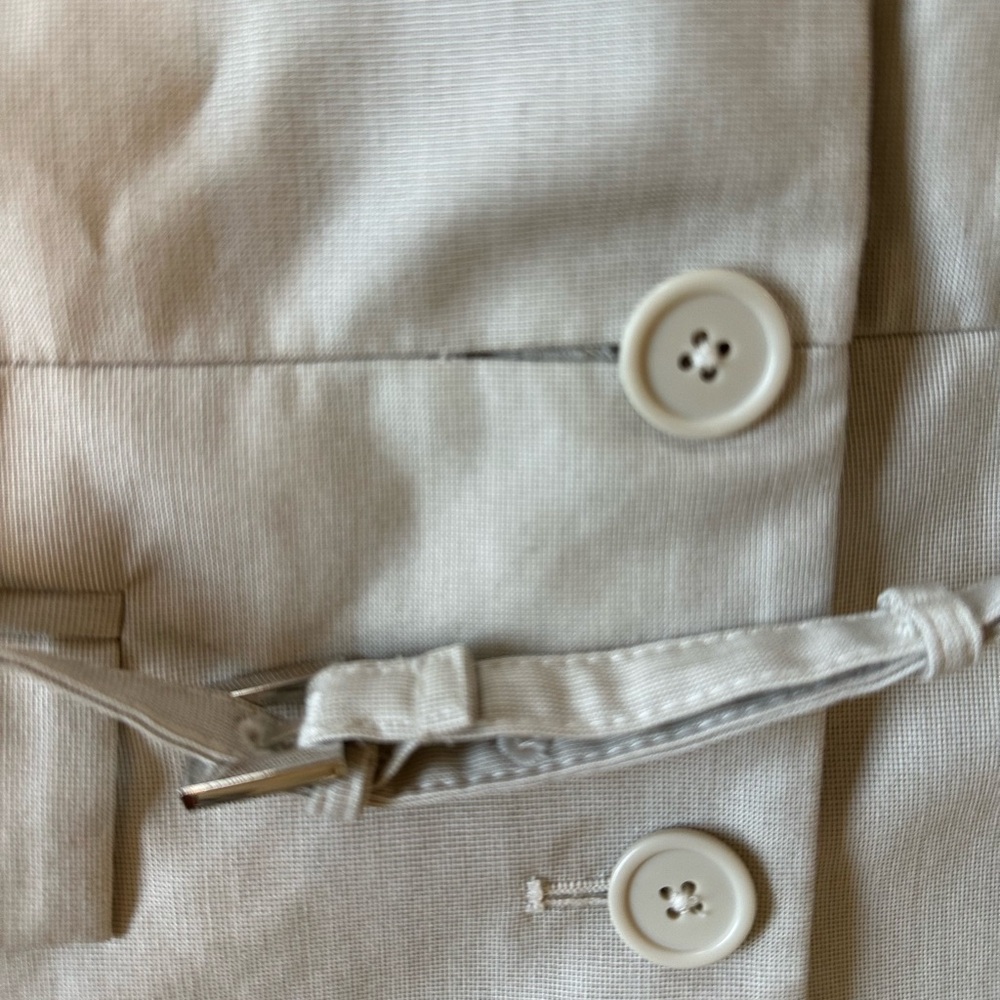 BODY by VICTORIA tan short sleeve button front belted blazer style top size 10 - Picture 6 of 6